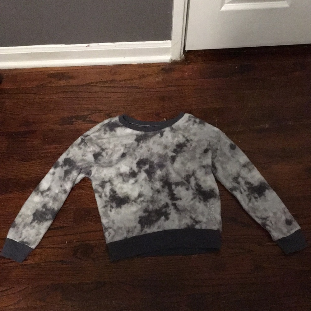 Grey/white long sleeve cozy winter shirt